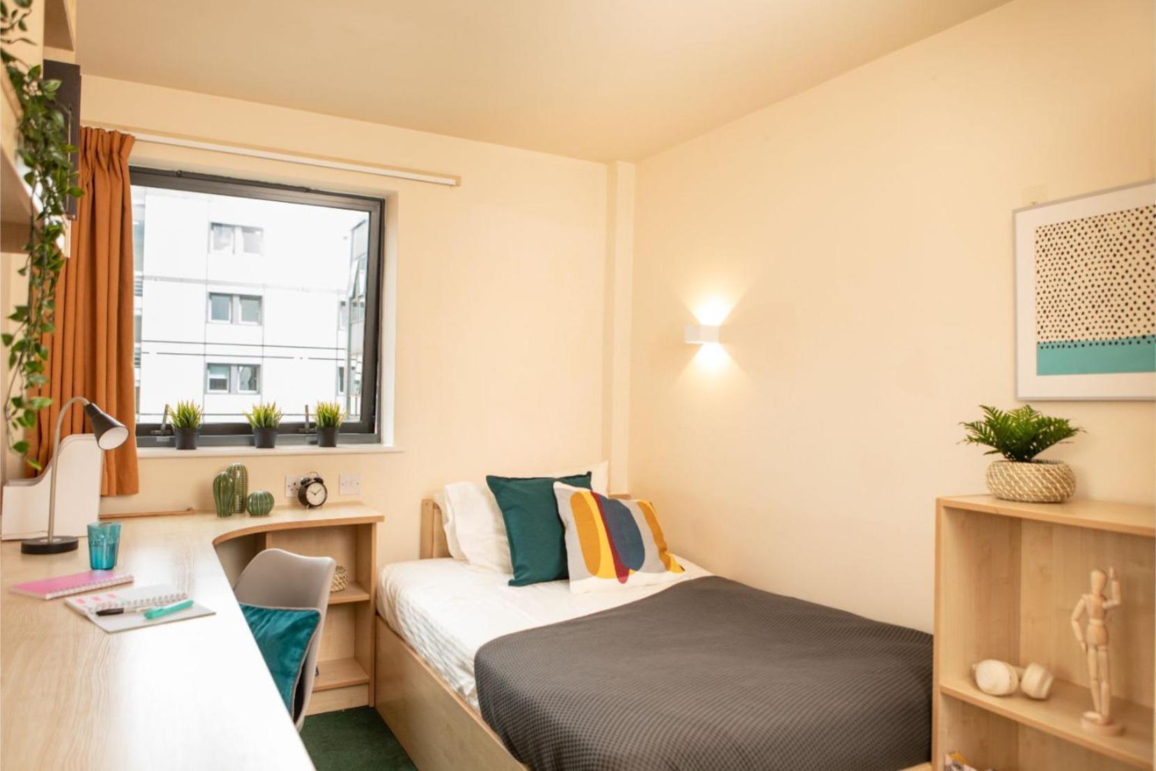 Rusholme Place Apartment *